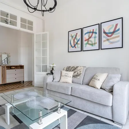 Les Tomettes D Antan Avec Balcon En Plein Apartment *