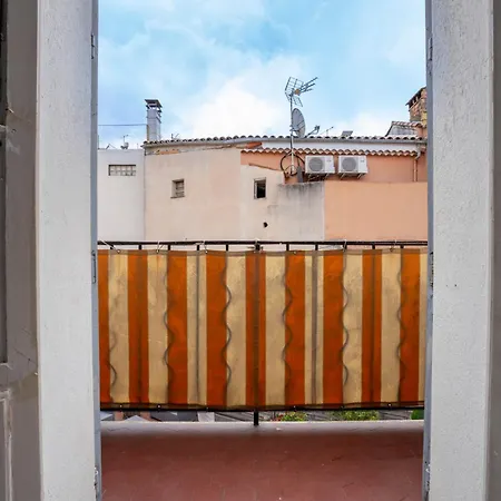 Les Tomettes D Antan Avec Balcon En Plein Cannes