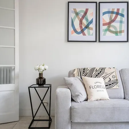 Apartment Les Tomettes D Antan Avec Balcon En Plein Cannes