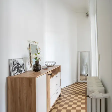 Les Tomettes D Antan Avec Balcon En Plein Apartament