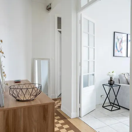 Les Tomettes D Antan Avec Balcon En Plein Apartment *