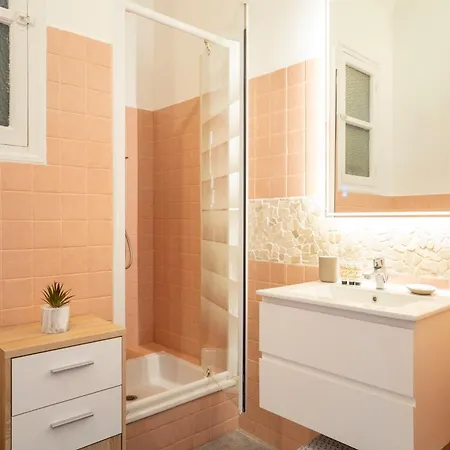 Les Tomettes D Antan Avec Balcon En Plein Apartament *